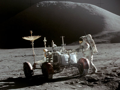 Apollo_15_Lunar_Rover_and_Irwin.jpg